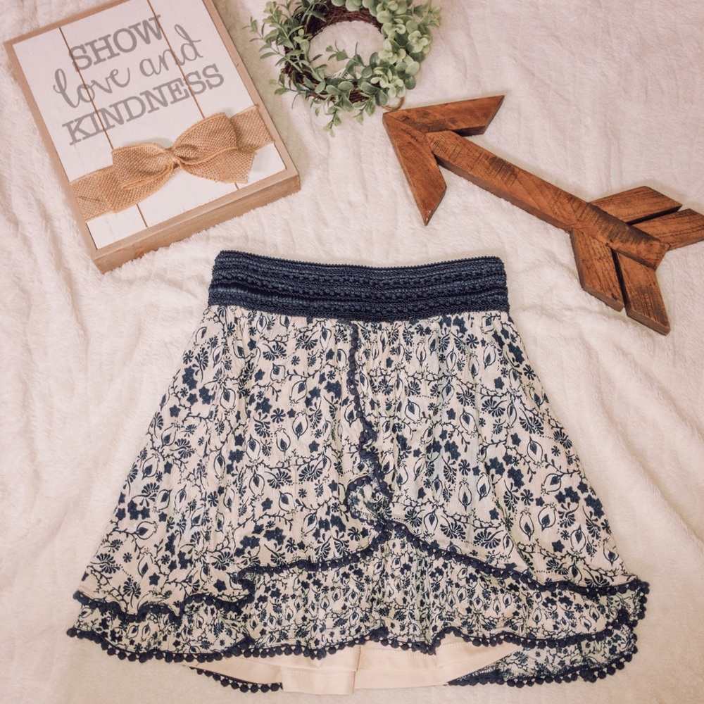 Francesca’s floral detail skirt